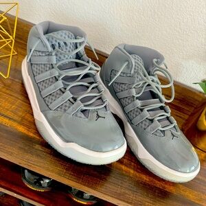 Air Jordan Max Aura cool grey size 10
